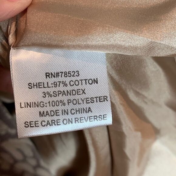 Luii Cropped Sleeve Trenchcoat - Picture 7 of 10